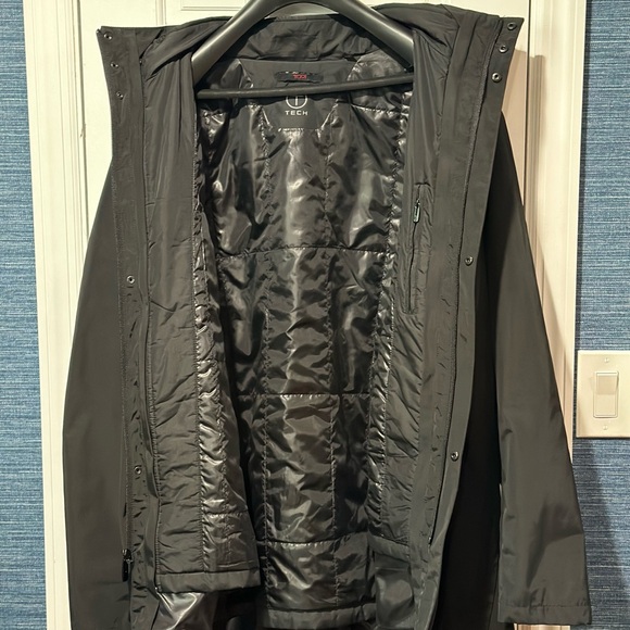 Men's Tumi Tech Jacket w/ In Collar Hood & Removable
Zip Front Liner Size XL - Picture 3 of 4